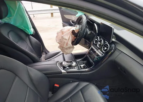 2015 Mercedes-Benz C 300 4Matic/Luxury 4Matic/Sport 4Matic из США, поврежденный, VIN 55SWF4KB5FU020235